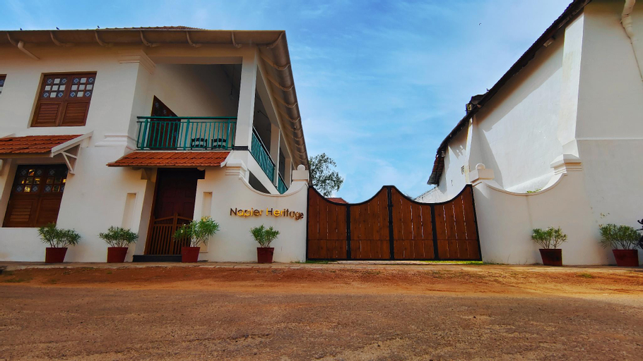 Exterior & Views