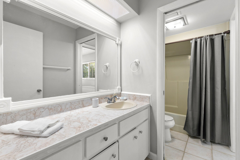 Bathroom 4, Seabreeze by VTrips, Pinellas