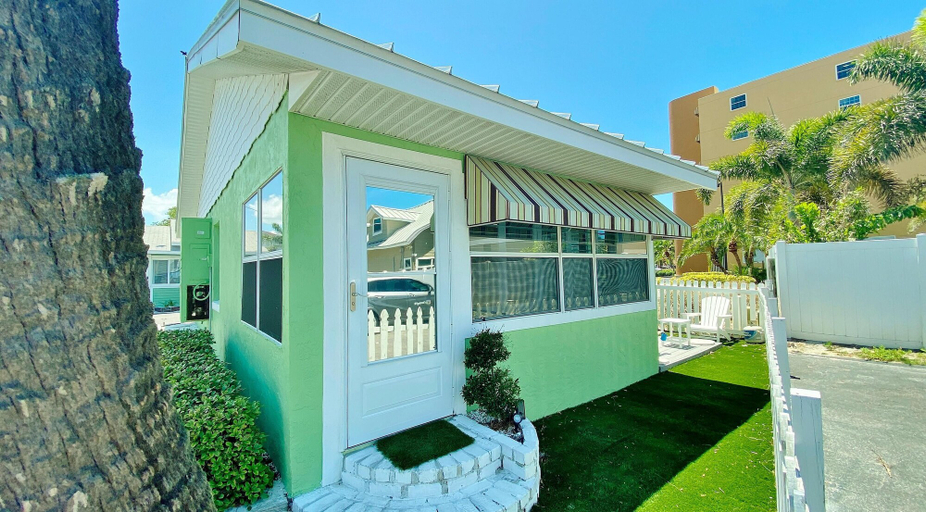 Exterior & Views 1, Key Lime Cottage by Teeming Vacation Rentals, Pinellas