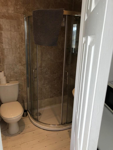 Bathroom 3, Duporth Guest House, Cornwall
