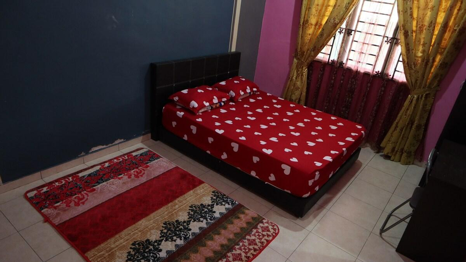 Bedroom 3, Family Homestay with 3 comfortable bedroom, Kluang