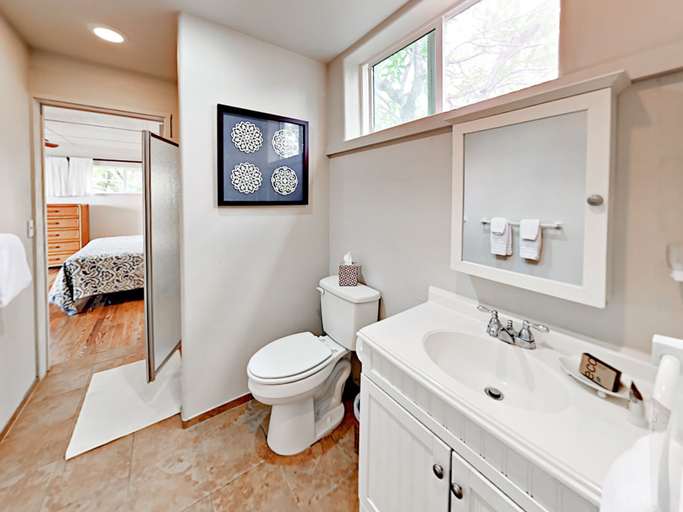 Bathroom 4, Oceanfront 3br, Breathtaking Views 3 Bedroom Home, Hawaii