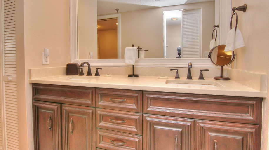 Bathroom 5, Water View by Teeming Vacation Rentals, Pinellas