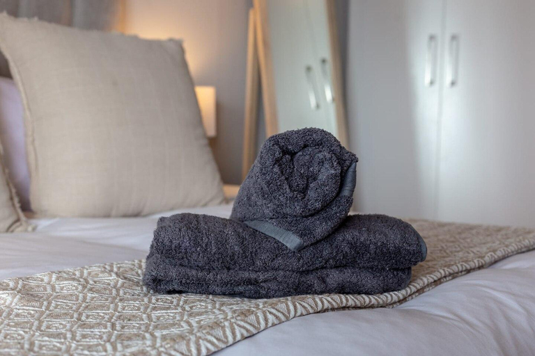 Bedroom 2, Tranquil, Spacious, Quiet Trendy with a View, City of Cape Town