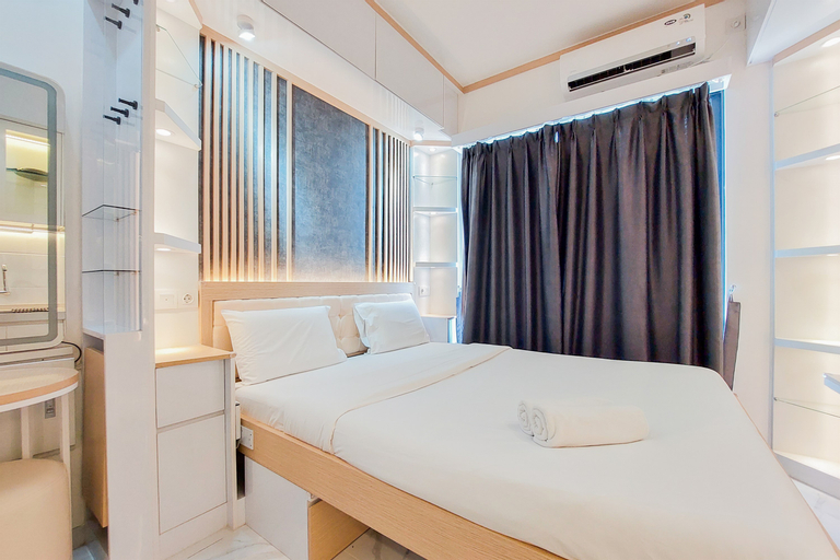High Floor and Cozy Studio Room at Sky House BSD Apartment By Travelio, Tangerang Selatan