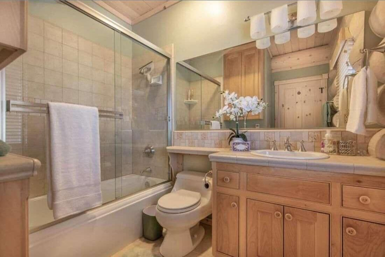 Bathroom 3, Starlight 2 Wr18 Penticton Lodge, San Bernardino