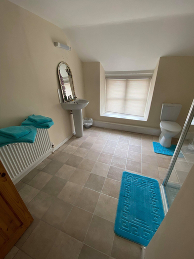 Bathroom 3, Old New Inn, Llanfyllin, Powys