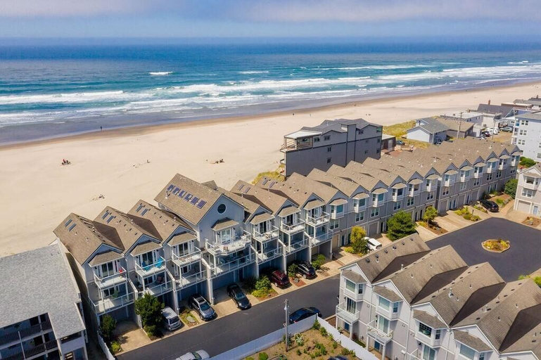 Exterior & Views, Pacific St 5 SF 15 Moonlight, Tillamook