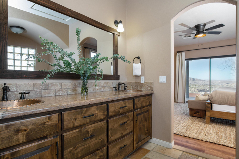 Bathroom 4, Lilley Rd - Desert Stone, San Bernardino