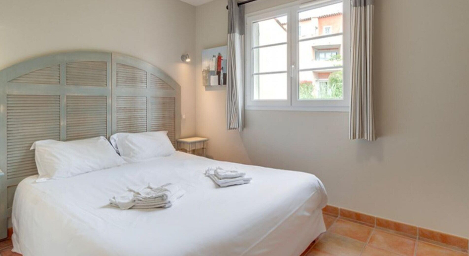 Bedroom 2, Le Domaine de Camiole M4h8, Madison