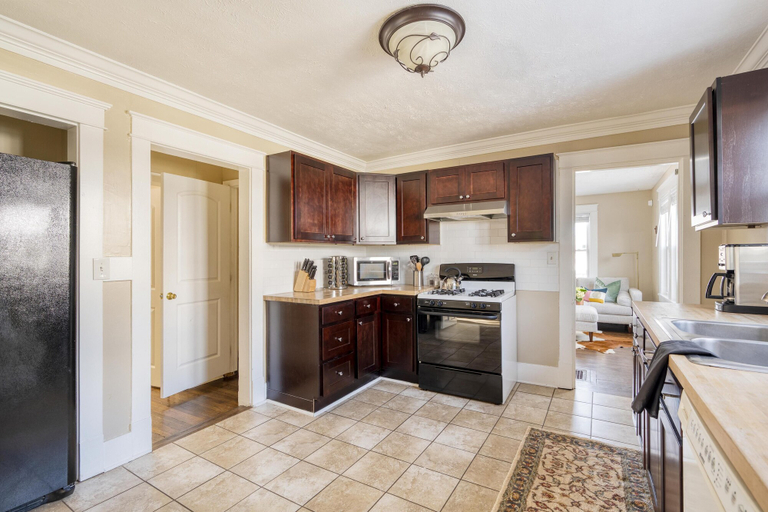 Others 5, Silverdene Place - Louise, Davidson