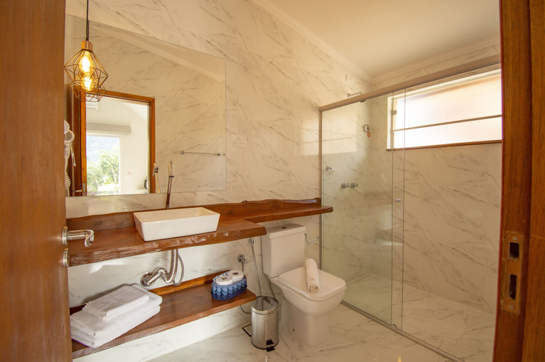 Bathroom 4, Filimahalo Hotel, Serra Negra