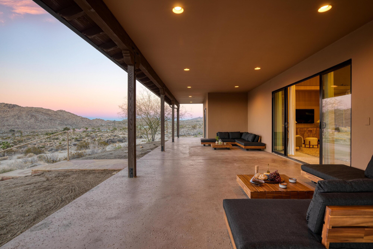 Public Area, Lilley Rd - Desert Stone, San Bernardino