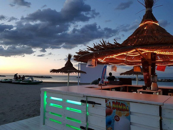 Others 5, Hotel Acapulco, Rimini