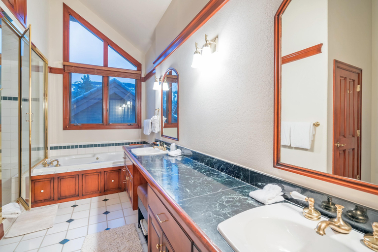 Bathroom 1, San Joaquin Rd - Summit at Lorian - Lorian 8, San Miguel