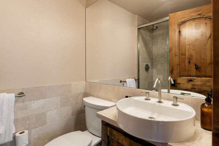 Bathroom 5, North Lake Blvd 3 - Atkinson, Placer