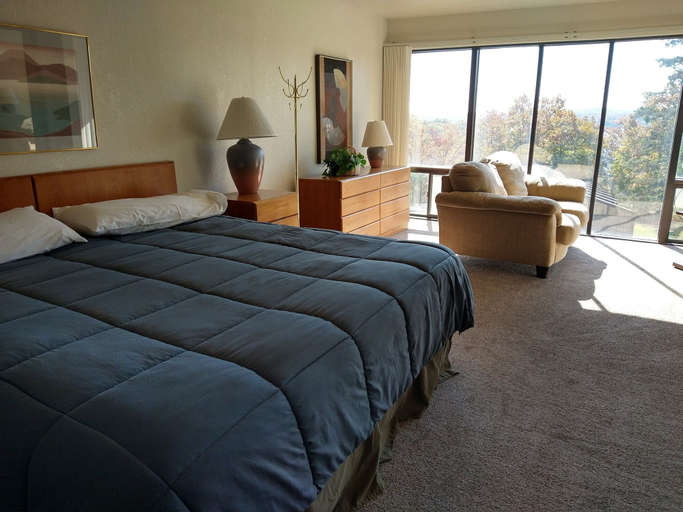 Bedroom, Unit 134 - Large 2 Bedroom Condominium, Camden