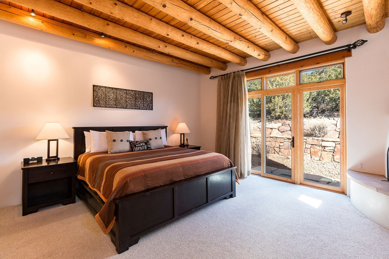 Bedroom 1, Bishop's Villa K, 3 Bedrooms, Pool Access, Fireplace, Wifi, Sleeps 6, Santa Fe