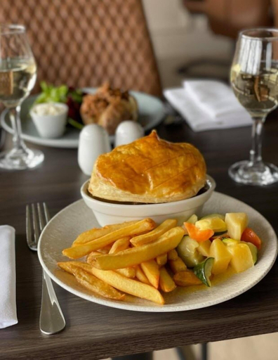 Food & Drinks 5, The Inn At Charlestown, Fife