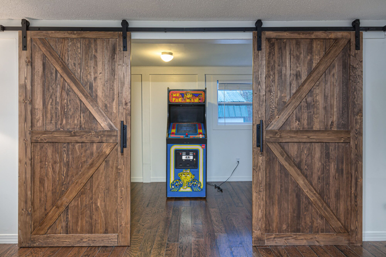 Public Area, Mountain Modern Getaway Hot Tub and Arcade Games, Sevier