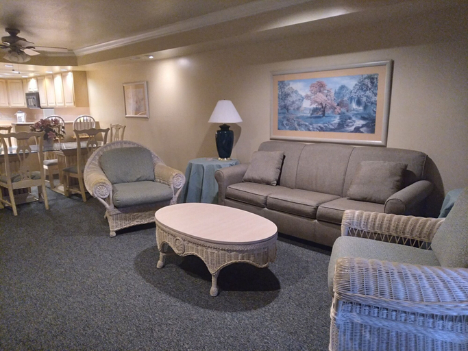 Public Area, Unit 164 - 2 Bedroom Condominium, Camden