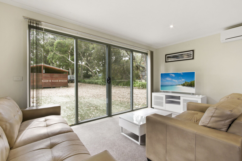 Others 4, Aruma, E. Gippsland - Bairnsdale
