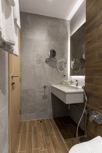 Bathroom 4, City Park Inn, Plovdiv