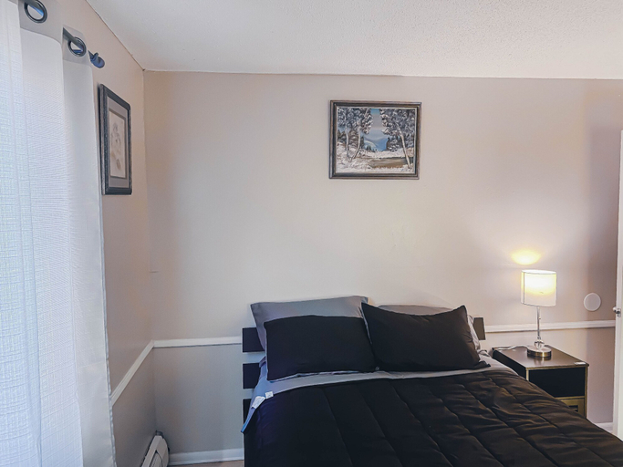 Bedroom 5, Uptown Dream, Hennepin