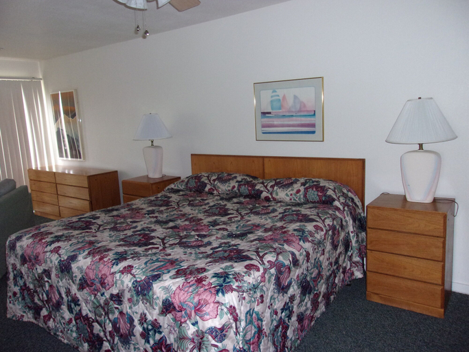 Bedroom, Unit 133 - Small 2 Bedroom Condominium, Camden
