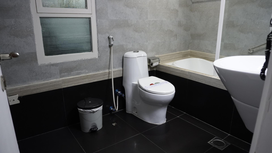 Bathroom 3, Satbir Hotel Apartment LLC, Dubai