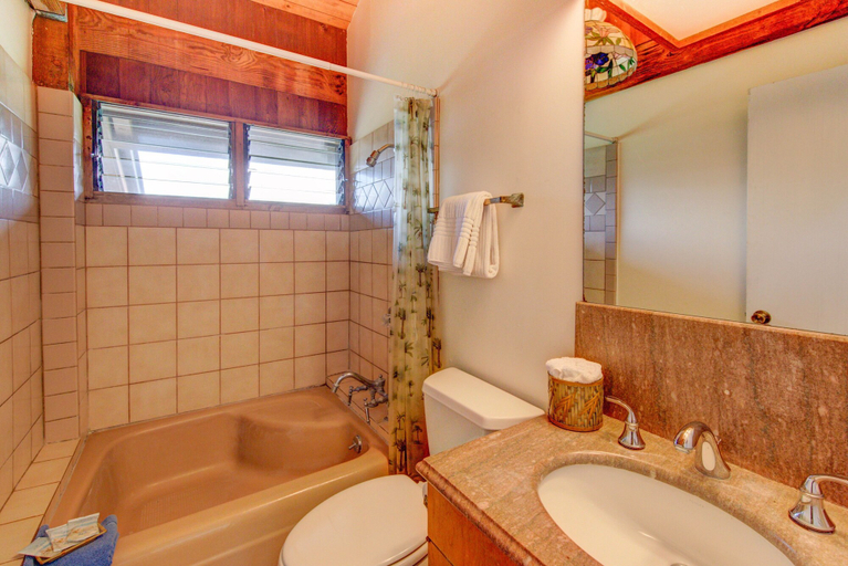 Bathroom 4, Wilikoki House 6 Bedroom Home, Kauai