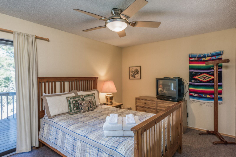 Bedroom 4, Breakaway Cabin - Three Bedroom Cabin, Lincoln