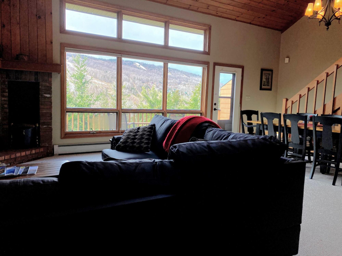 Public Area 3, W1 Cozy and comfortable Bretton Woods condo with ski slope views fireplace, Coos