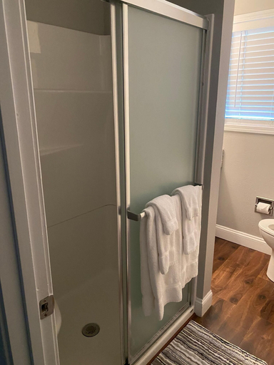 Bathroom, Townhouse on the Strip, Taney