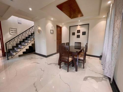 Sundays Forever - Aster cottage, Mussoorie, Dehradun