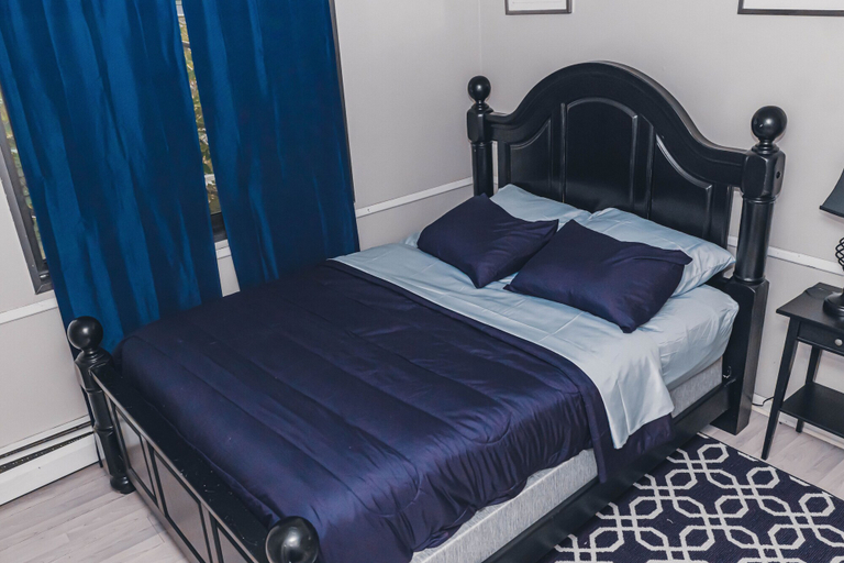 Bedroom 4, Uptown Dream, Hennepin