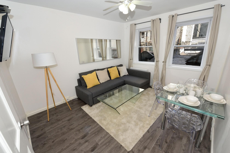 Others 1, Classy 3 BR Apartment in NYC ST, New York