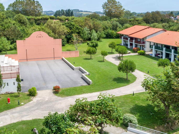Exterior & Views 4, Spacious apartment with terrace, Pyrénées-Atlantiques
