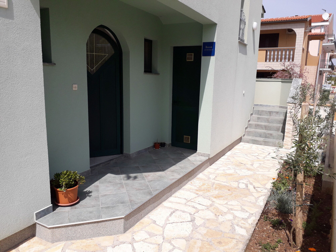 Exterior & Views 2, Apartments Mlikota, Nin