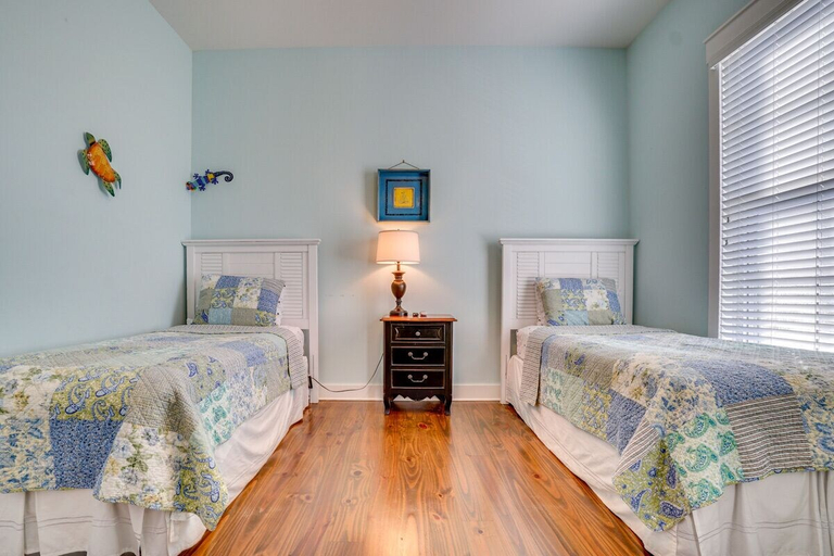Bedroom 4, Rosemary Cottage, Gulf
