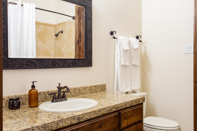 Bathroom 4, Timothy Circle - Hudson, Travis