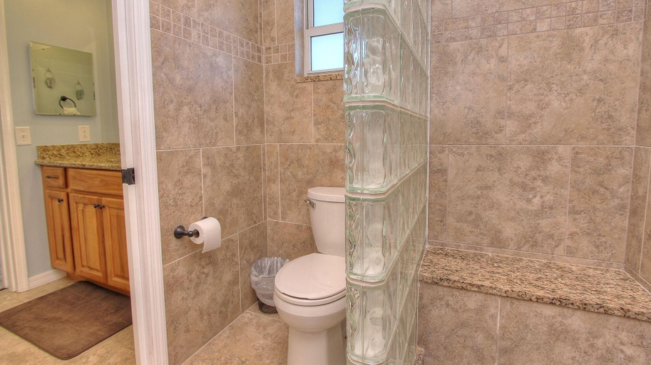 Bathroom 4, Sea Breeze by Teeming Vacation Rentals, Pinellas