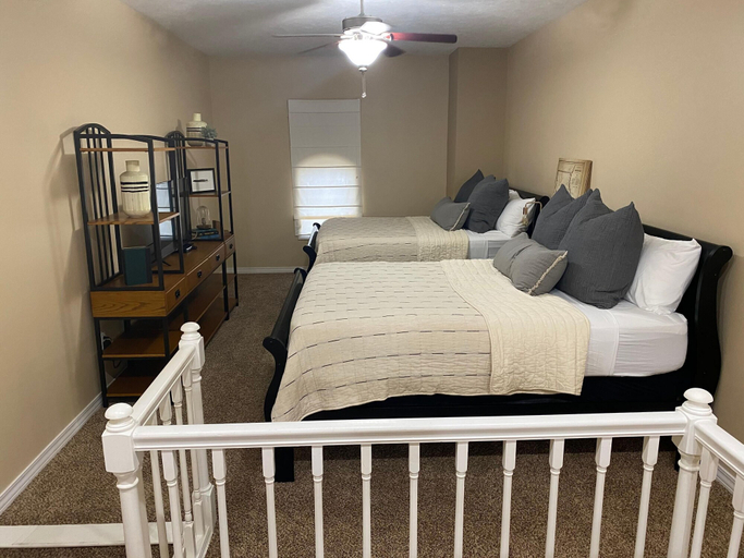Bedroom 3, 103 Tuscany by Dreams2reality Vacations, Taney