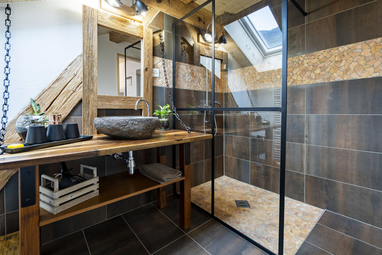 Bathroom 3, B&B Restaurant Le Pernollet, Saint-Maurice