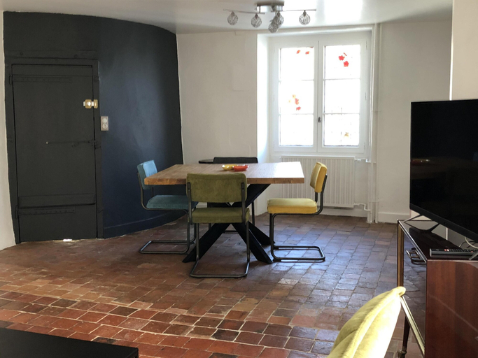 Others 5, Le Pigeonnier centre historique Auxerre, Yonne