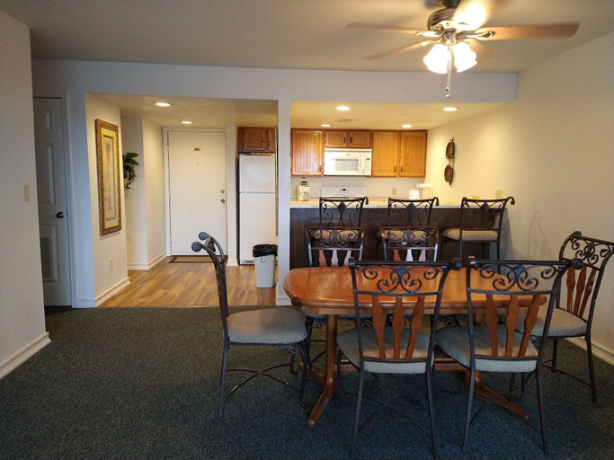 Others 3, Unit 131 - Small 2 Bedroom Condominium, Camden