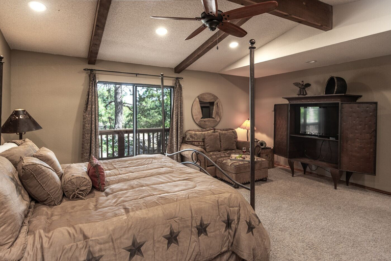 Bedroom 1, Majestic Retreat, Lincoln
