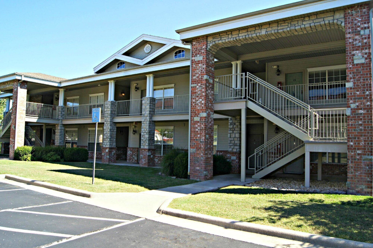 Exterior & Views 2, Tuscany Place 1-9 in Branson, Taney