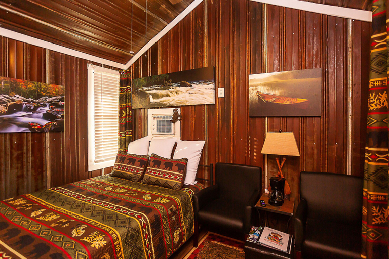 Bedroom 2, Yowie Cabin, Polk