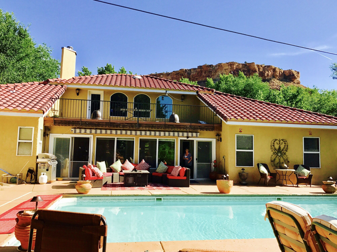 Exterior & Views, The Desert Thistle, Washington